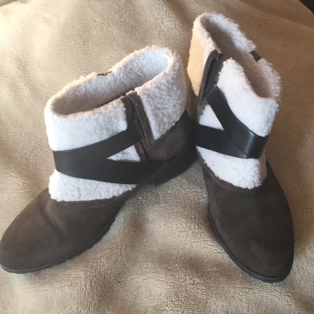 Boots 8 1/2